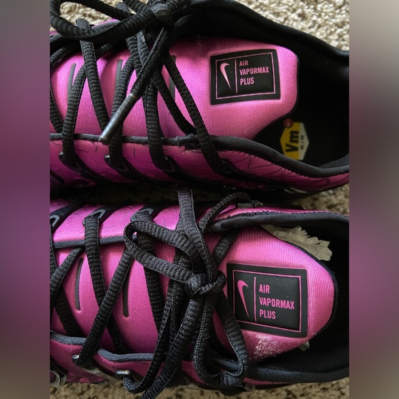 NIKE AIR VAPORMAX PLUS ACTIVE FUSHIA/BLACK - Picture 10 of 10